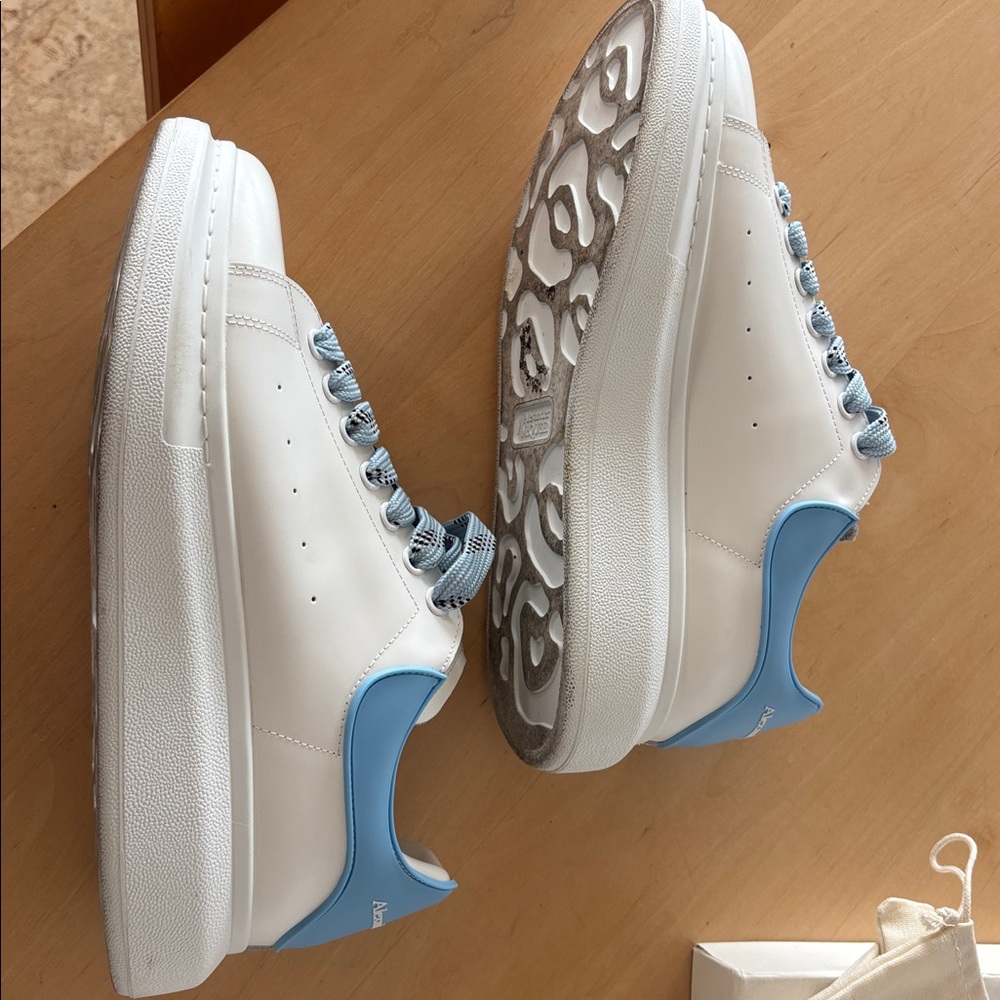 Alexander McQueen White leather Sneakers with Blue Laces - Picture 3 of 8